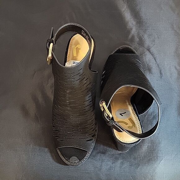 REPORT CUTOUT DESIGN DETAILS PEEP TOE ANKLE STRAP GOLD BUCKLE SANDAL - Picture 4 of 14